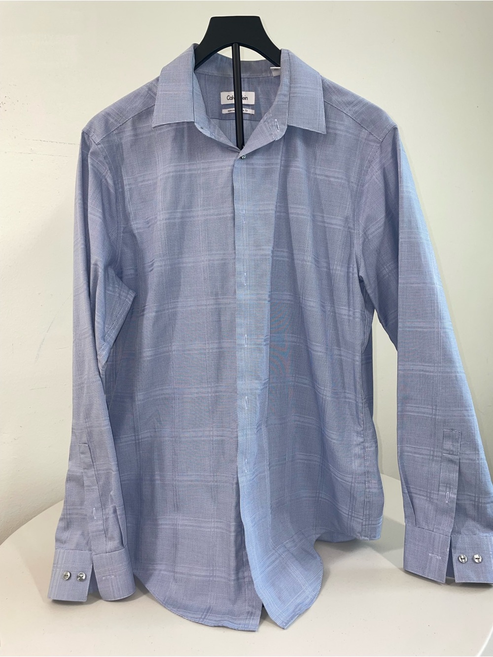 Calvin Klein / Men’s Blue Button-Up Dress Shirt / Non-Iron Slim Fit.